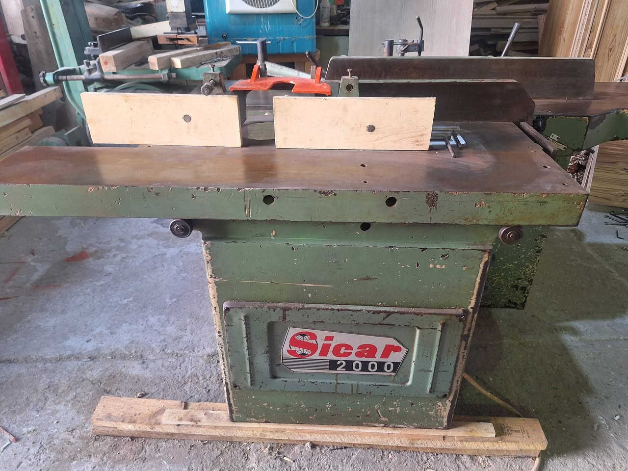 سيكار ايطالي حجم 2000جاهزه سرعتين الماطورات بلاديه كامله نظافه فول العماره المجر الكبير ***********///***********
