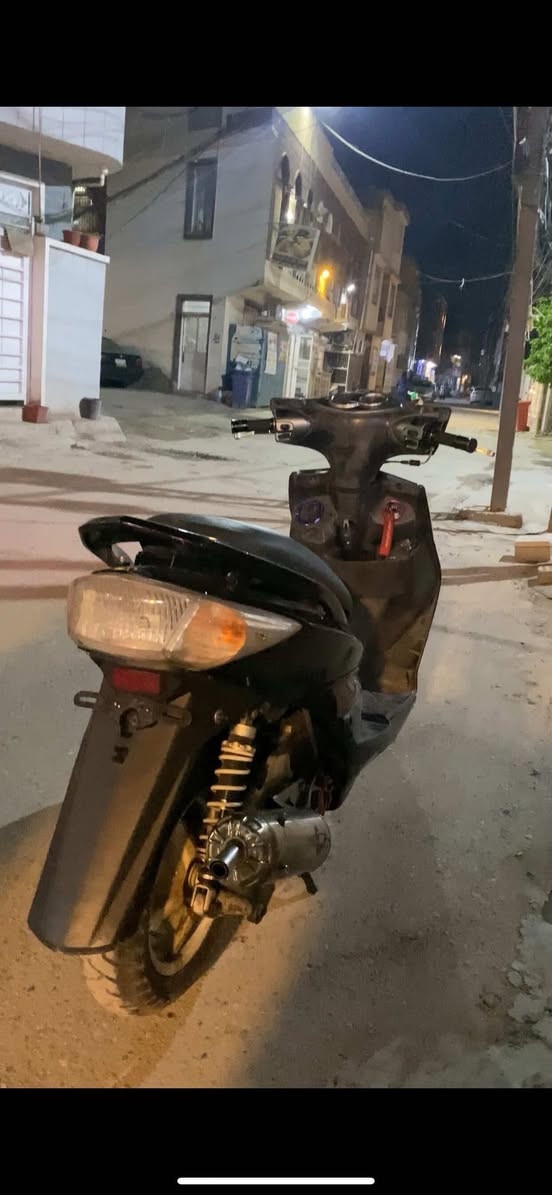 السلام عليكم من رخصة الادمن دراجه سكنس فحل بوشه 58مزوده  مابيها نقص  دراجه كامله تريشه وحده واكعه و دشبول بي عطل بسيط فقط +فجها موجود قبق هندر موجود مراوس ماراوس ودراجة خير من الله اكفلها كفالة عامة من السرقة وغيرها الغراض البيها :
صلنصه ستيل
قطره دهن مشمشي GAMC
قبق فلاوين مشمشي
ملقط مشمشي اصلي
قبق جوزه كرزي
تعلاكه RS
دبلات خلفيه PRM
فلنجه رياضي مشمشي
قباقه كور كرزي
ستاند صفح كرزي
يدات بريك رياضي
جاملخ طيار امامي كاربون 
مكاني بغداد الاعظميه رقمي ***********
هذا الانستا للماعندة رقم s8nq_ /d6iti
