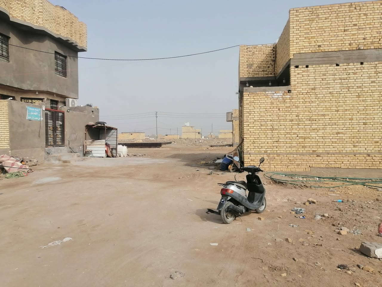 السلام عليكم ورحمة الله وبركاته
قطعه للبيع الموقع حي الفداء  نهاية شارع ابو لبنان
خلف الواقعه طابو المساحه 100م امامي
الاستفسار الاتصال على الرقم ***********
