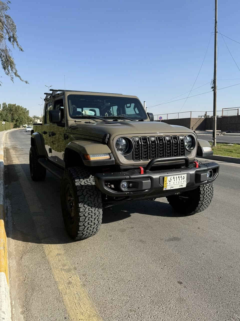 السلام عليكم
للبيع جيب كلاديتور موديل 2020 خليجية وكالة ليث العبيدي مكفولة محرك 3.6 6 سلندر
 معدلة بالكامل
1.ترفيع 2.5انش ماركة FOX مع تراك بار امامي ماركة تيرفلكس 
2.اكسل امامي هڤي ديوتي جديد مع ريشيو 4.88 ماركة يوكن 
3.ستيرن الياف الكاربون فايبر
4.شاشة ماركة Caroboter مع كاميرات 360 
5.فتحات تهوية التبريد Led
6.لايت امامي هليكات اصلي وكالة موبار
7.دعامية امامية روبيكون حديد 
8.ويل كب 392 بيدلوك اصلي وكالة موبار
9.تاير حجم 35 انش ماركة بيافكودرج
10.قاعدة تلفون ماركة فيوري
11.يدات خارجية ماركة فيوري
12.رانيو راك 
13.سقف سكاي (منشأ كندي)
14.ايرنتك ماركة K&N
 بصمات عدد 2
ماشية 80 الف كيلومتر
السعر 40000$ 
للاستفسار 
***********
***********
