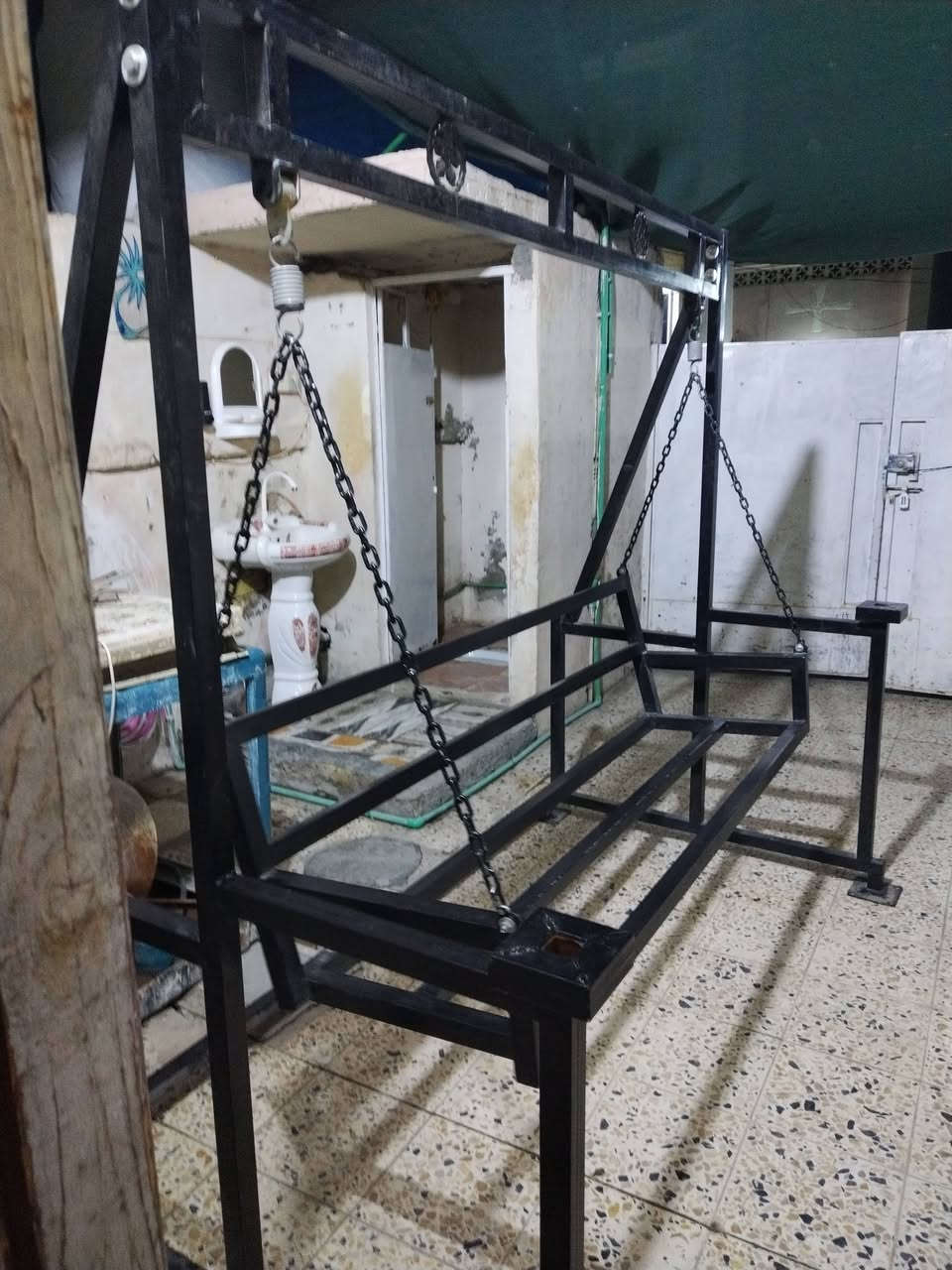 مرجوحه جديده للبيع السعر 250 بعقوبه التحرير الرقم ***********
