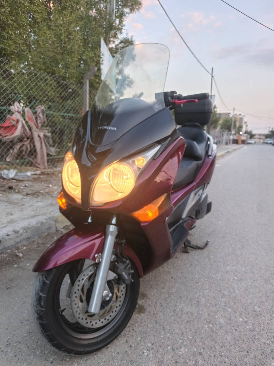 السلام عليكم سلفر ونج للبيع 400
ABS ماشيه 52  دراجه خير من الله جيب فيتر وياك مكاني البلديات 
السعر 14 ونص
للاستفسار ***********
