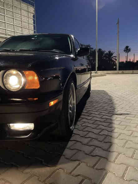 سلام عليكم من رخصه ادمن سعره (61💵💵) بي مجال و525موديل 1990 اصل وفصل كير عادي ضربته خفيفه كلش سلايت شغال صدر امامي خلفي كوله جديد رقم مميز بسمي مكينته كلش قويه تايرات ويل جديد دبلات جديد شادهن سياره خير من الله مابي اي نقص 4 جامات كهرباء مكاني ديالى خانقين وقم موبايل ***********
