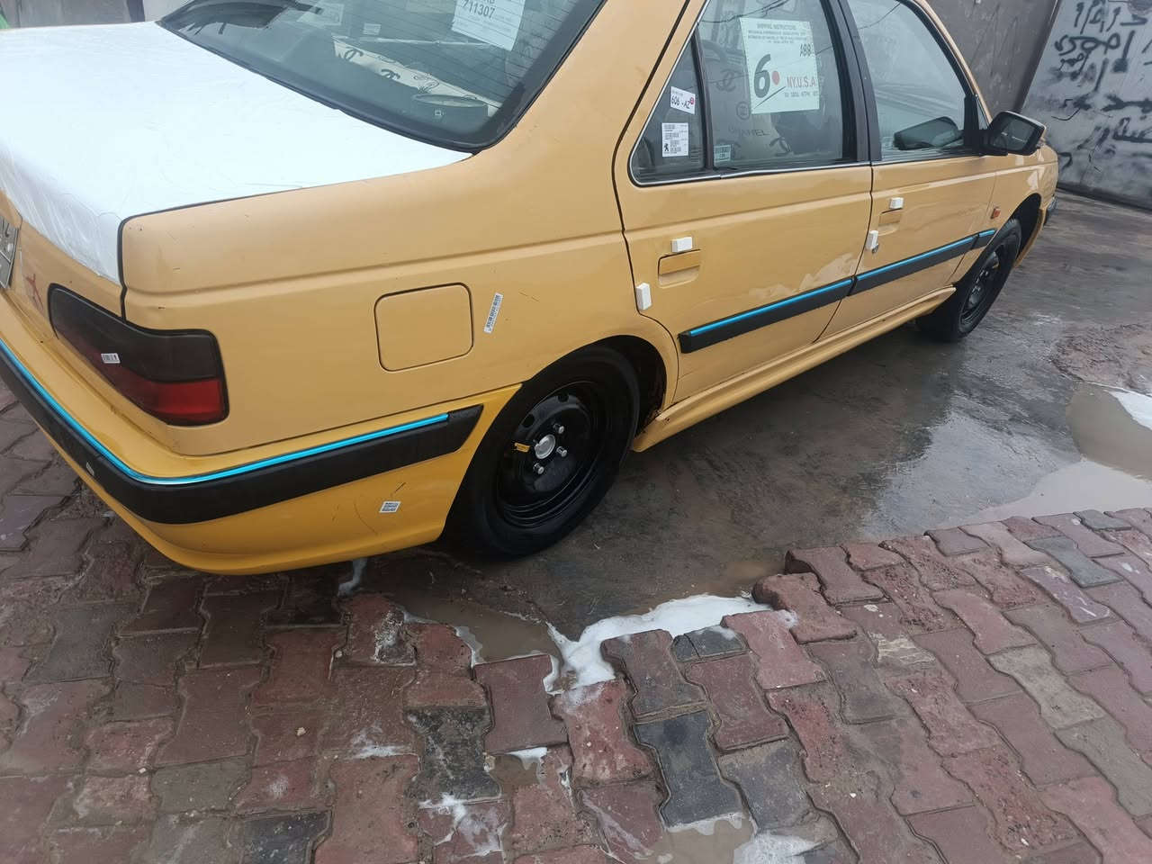 السلام عليكم بيجو بارس مديل 11 كير أو محرك مكفولات تبريد شغال صدر امامي او خلفي جديد  كهربائيات كل شغاله كاعيه جلد داخل كلش حلوه مدوشم جديد السياره بيها جاملق خلفي ايسر معمر  بس غود او شواصي مكفولات مكان السياره بغداد العبيدي قرب التربيه سعر 30اوبيها مجال بيع او مراوس اب سمند هاي صورها كدامك مال يوم بل سنويه رقم انكليزي شراي اتصل ***********هاي تفاصيل السياره أقره المنشور قبل لا تتصل
