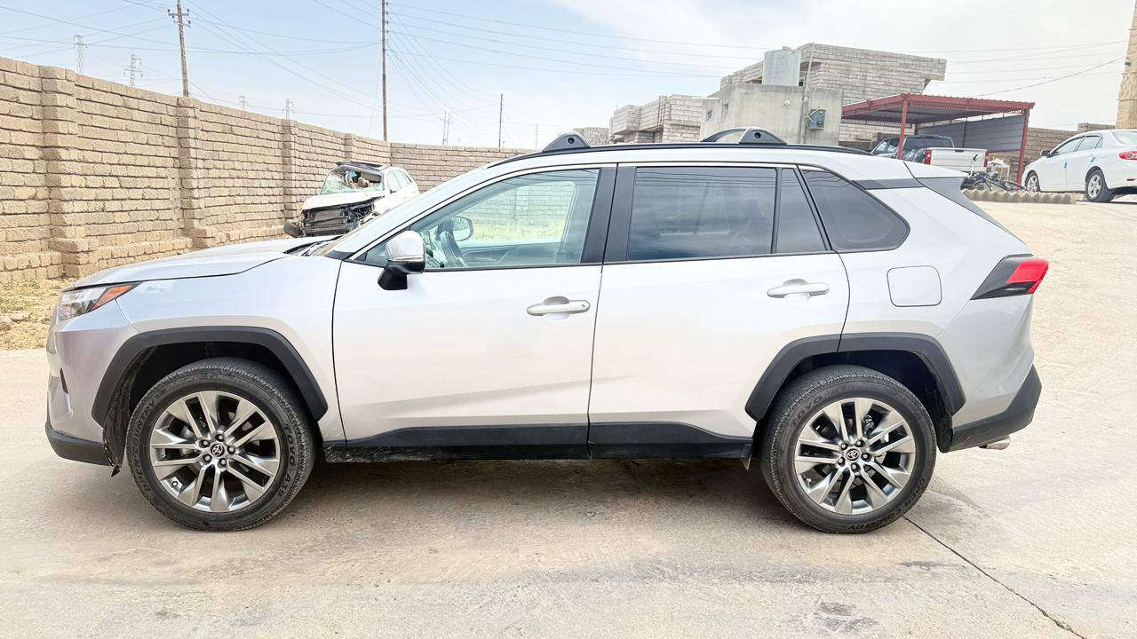 �
Toyota RAV4 2025

• فول مواصفات
• فئة XLE
• ماشية 20 ألف ميل فقط
• فتحة سقف
• بصمة تشغيل
• رادارات أمامية وجانبية
• صندوق كهربائي رقم نينوى شهداء وكاله عامه مطلقه بسمي
• شاشة وكاميرا
• سيارة نظيفة جداً وجاهزة
تبديل بونيد فقط 
📞 للتواصل: ***********
واتساب ومكالمات متوفرة �

