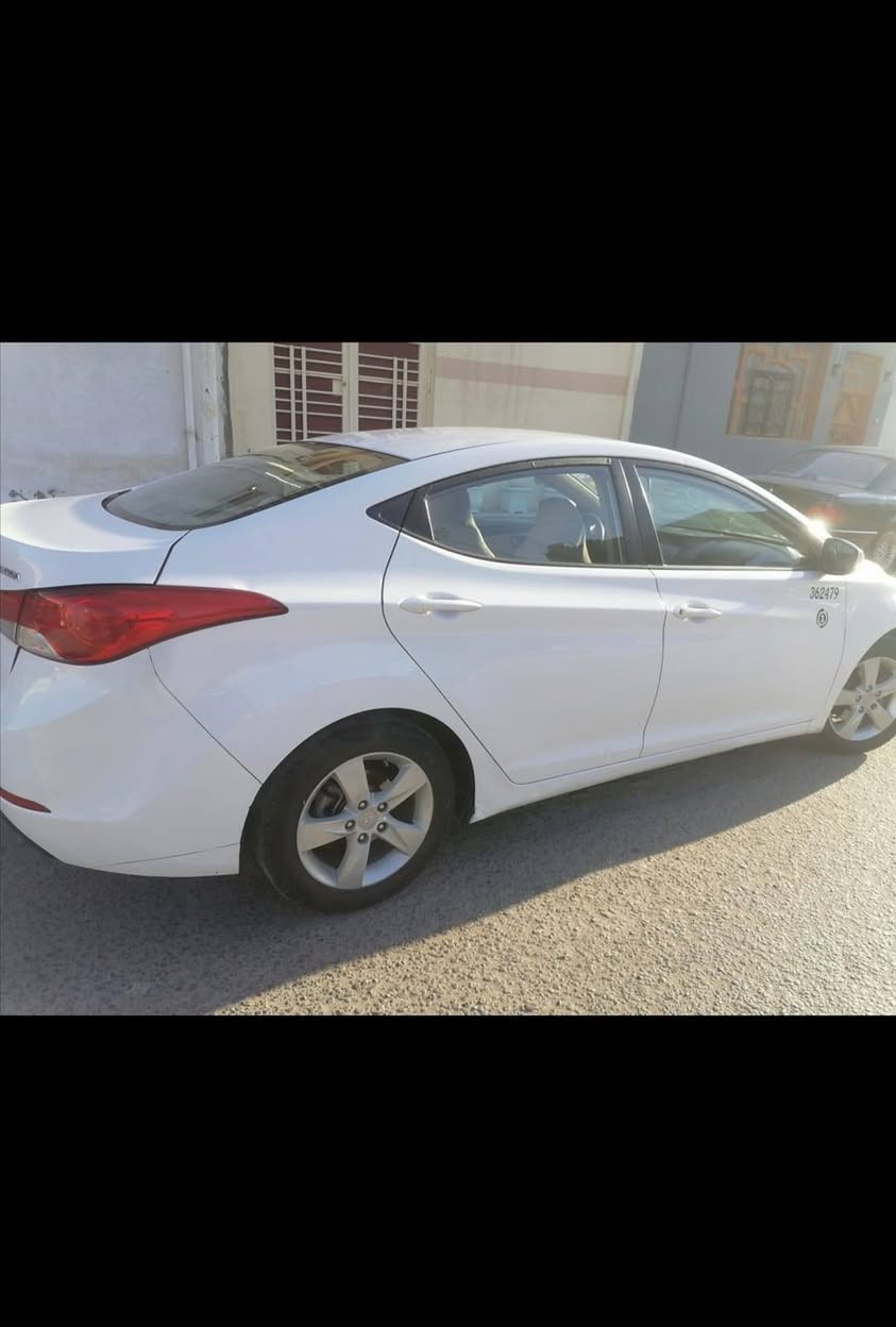 السلام عليكم
الانتره مديل ٢٠١٤ خليجي محرك ١٨٠٠ 
كير محرك تبريد مكفول حداديه تخم تاير سياره بيه بنيد وباب مبدل رقم اربيل سياره حلوه ونضيفه سعر ١٠٨ وبيه مجال مكاني نجف رقم *********** اني مكلف بلنشر اتصل عله رقم لو وتساب اخذ تفاصيل
