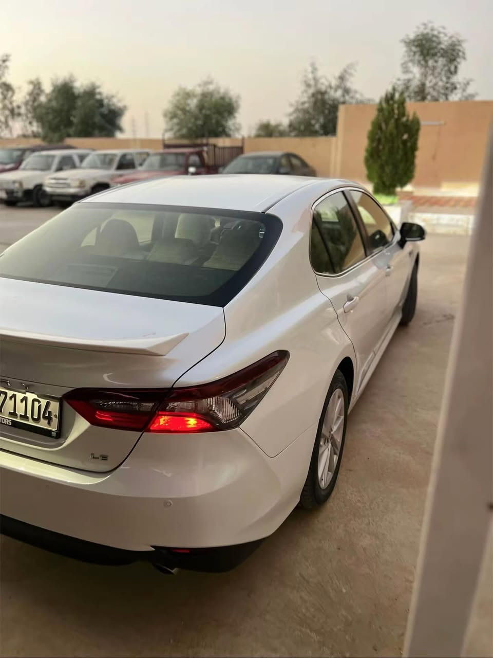 سلام عليكم 
كامري للبيع كلين خليجي 
موديل 2022
كير ومحرك شرط 
تواير وصدر جدد 
السعر 240 وبيها مجال للطيبين 
الرقم ***********
