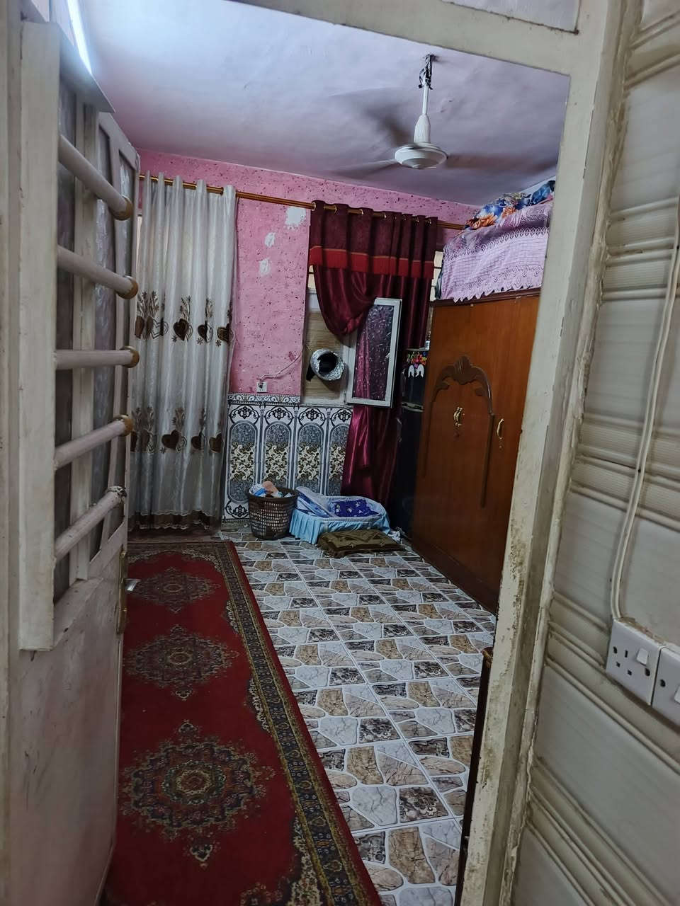 بيت للبيع مساحة 83 قريب عل الشارع العام بناء حديث
مكان حي اور شيشان
طابو صرف زراعي 
هاتف ***********
رقم صاحب الدار
