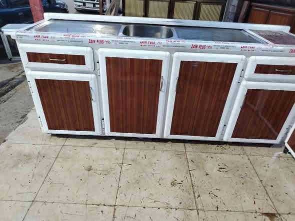 للبيع كونتر ارضى ملحق مترين نص  نضيف فول سنك مترين نضيف سعر ٣٠٠ بي مجال *********** اسيا *********** مكان رشيديه
