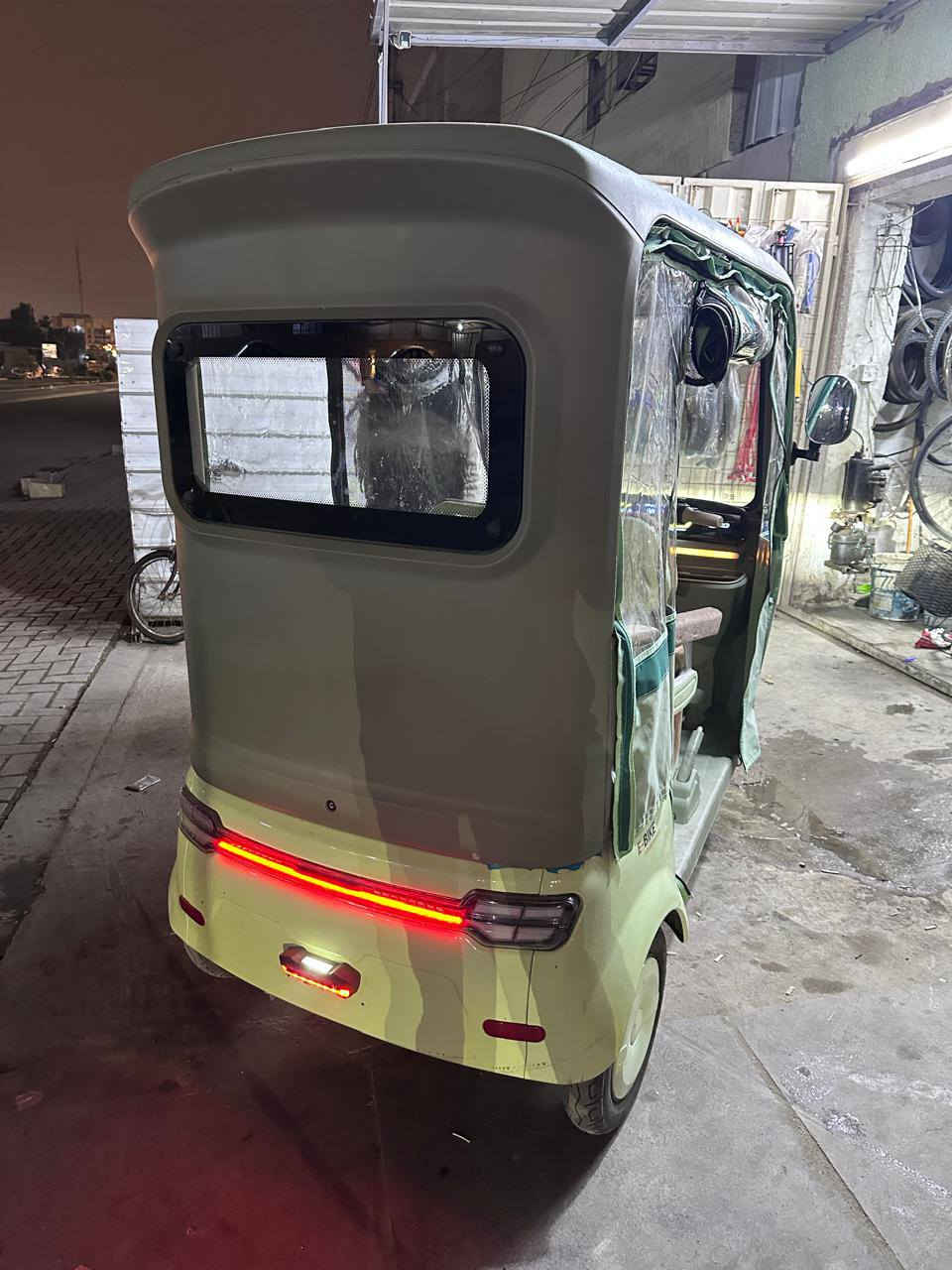 دراجة شحن جديدة حجم كبير  للبيع 2مليون مكانه بغداد حي العامل هاتف ***********واتساب موجود
