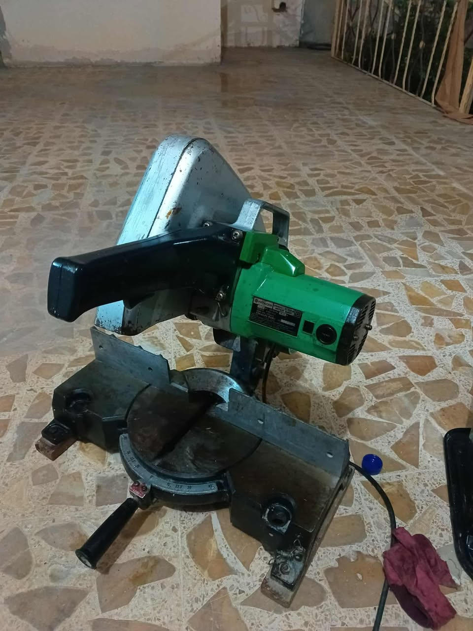 متاح كتر نجاري ماركه هيتاشي  10انج  مال ثمانينات ع بلاد الي ميعرف بسعارهن لايتصل رجا يرهن خشب اولمنيوم 
***********  مامتواجد ع نت الشراي يتصل
