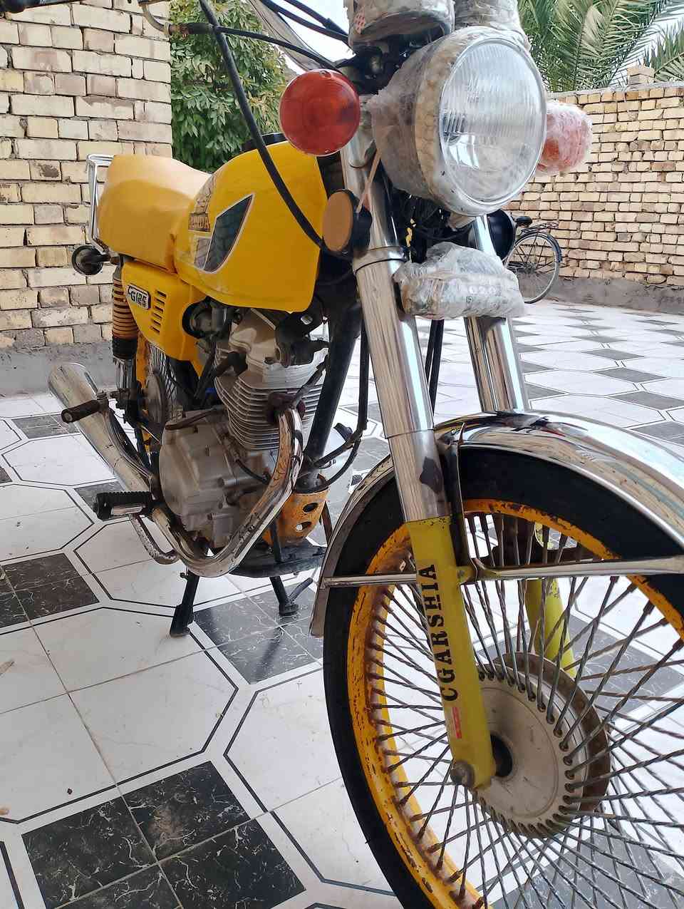 السلام عليكم
دراجه نامه برو مديل 20
اوراقها بيها نقص عدي بس 3 اوراق 
هـ.  ***********
