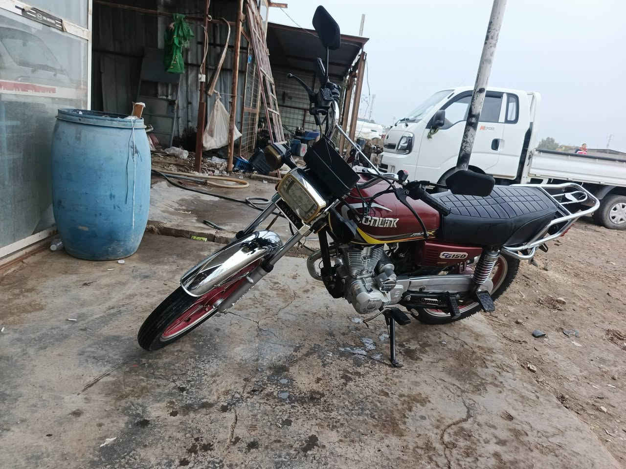 دراجة نوع سيفان للبيع
موديل ٢٣
اوراق اصولي
مكينه ما مفتوحه 
دراجه خير من الله السعر ٥٠٠ قفل مال بيع 
مكاني جبله


**إذا كنت صاحب هذا الإعلان وتريد حذفه لأي سبب، رجاءا أرسل رسالة إلى الدعم الفني**