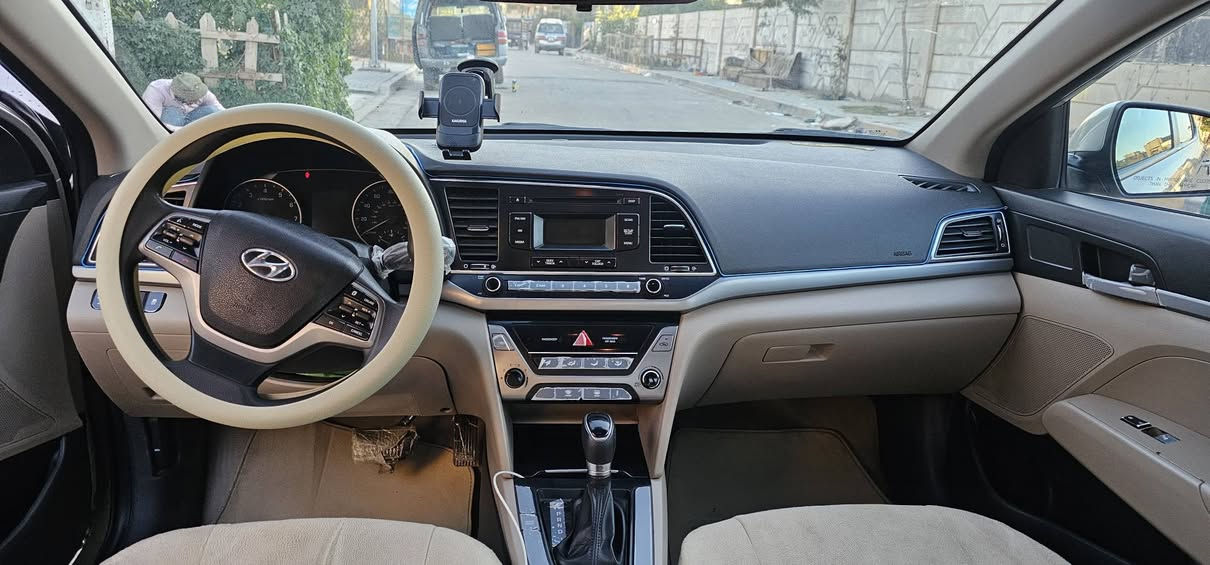 النترا 2017
مكينة 2000
ماشيه 57 ميل
باقي التفاصيل اتصل وبالخدمة ***********

السعر 120 وبيهه مجال
