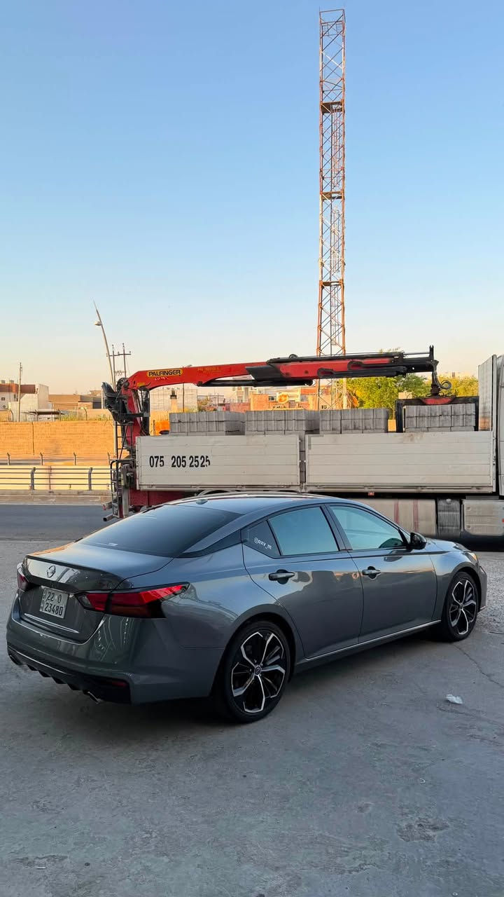 للبيع نيسان ألتيما 2024 SR (فول بدون فتحة) 🚗

🔹 الموديل: 2024
🔹 الفئة: SR
🔹 اللون: نفطي metalic
🔹 المحرك: 2.5 لتر
🔹 ناقل الحركة: Xtronic CVT
🔹 الممشى: 29 ألف مايل

المواصفات:
‏✅ Apple CarPlay وAndroid Auto لاسلكي
✅ منفذ USB و type C للشحن السريع
✅ كاميرا خلفية دوّارة
✅ حساسات أمامية وخلفية
✅ لايت أوتو (تشغيل أوتوماتيكي للمصابيح)
✅ دخول ذكي (Smart Key)
✅ تشغيل بصمة (Push Start)
✅ تشغيل المحرك عن بُعد (Remote Start)
✅ مثبت سرعة ذكي (رادار)
✅ تبريد ثلج وبالشرط
✅ المحافظة على المسار
✅ تحذير الخروج عن المسار مع اهتزاز المقود
✅ مراقبة النقطة العمياء
✅ فرملة طوارئ أمامية
✅ مقاعد جلد تطريز برتقالي رياضية
✅ كرسي السائق كهربائي
✅ شفتات تبديل سرعات خلف المقود (Paddle Shifters)
✅ الدشبول مطعّم بديكور كاربون فايبر أنيق
✅ جنوط رياضية 19 إنج
✅ إضاءة LED كاملة

*السيارة رقمتها على ايدي سنوية تسجيل اول مرة 

🔹 حالة السيارة:
*بنيد وجاملغ بدون دواخل ايرباك فقط ستيرن وراجع سستم 
*السيارة عليها سيرڤس كامل يم الحسام للزيوت 
*عليها طبقة حماية وقطع للماء مع الضمان يم مركز Dynoshelid. 
* بودي نظيف جدًا
* صفّاحة موس
* خالية من الشخوط والبارد عدى رصعة بالباب 
* حالة ممتازة وجاهزة للاستخدام

💰 السعر: 168 ورقة (بيه مجال بسيط للجادين)

رقم الشاصي (VIN):
1N4BL4CV0RN333268

📍 الموقع: كركوك

📞 رقم الهاتف: ***********

السيارة جاهزة للاستخدام، والفحص بأي مكان على حساب المشتري الجاد. صور الحادث الأمريكي متوفرة من خلال البحث برقم الشاصي، وكل شيء واضح .
