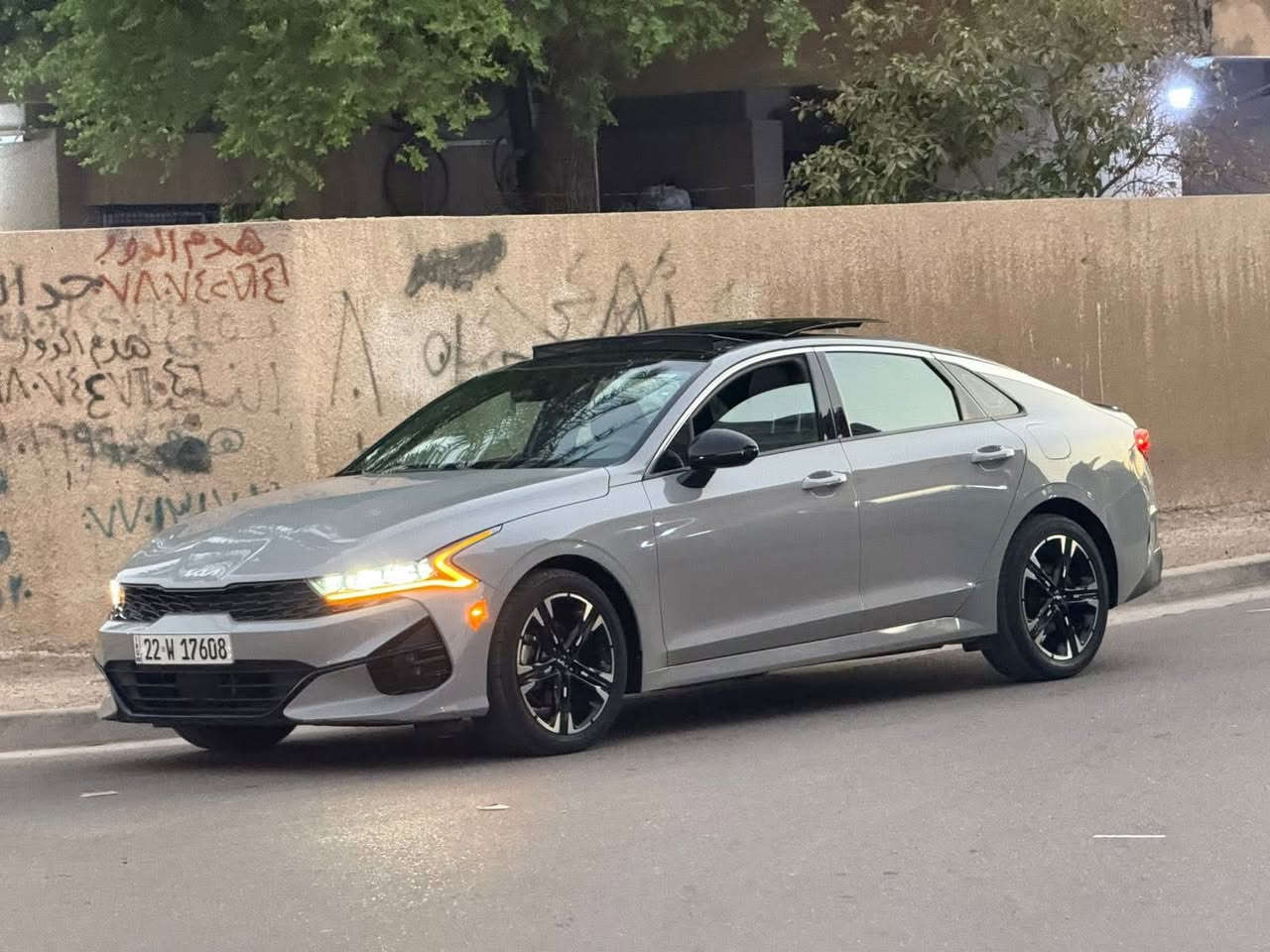 Kia K5 -Gt
كي فايف جيتي 2023 
رقم اربيل باسمي سنوية وهزه كله جديد
تشغيل عن بعد
رادارات امامية وخلفية وجانبية 
نقطة عمياء 
قيادة ذاتية :::::::::::
دخول ذكي
كروس مثبت سرعة 
شاشة كبيرة 
شحن لاسلكي 
هند بريك كهربائي 
بصمة 
اشاير بلمري 
كامرة دواره
4 انضمة قيادة 
اوتو هولد 
ترحيب بل اليدات
كشنات كهرباء 
داخل ماروني 
وارد أمريكي حادثه موضح بل منشور تصليح درجه اولى
الهاتف/***********
 السعر/205وبيه مجال بسيط
مكان سياره /بغداد قرب بسمايه
