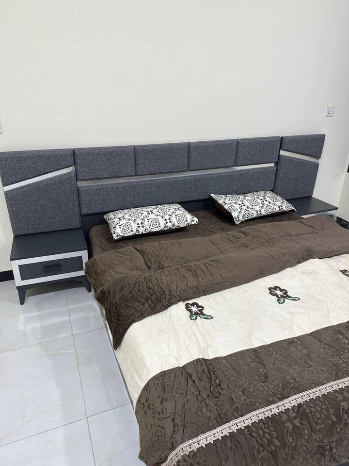 غرفه نوم تركي جديده مشدوده صار شهر فقط نظيفه 100% للبيع هيه والدوشك مابيها اي اضرار سعرها 600  
تخم قنفات للبيع سعره 300 الف
كاونتر مع سنك وملحق للبيع ايضاً سعر 200 الف
ثلاجه  5 قدم سعرها 100 الف 
للاستفسار  *********** واتساب
