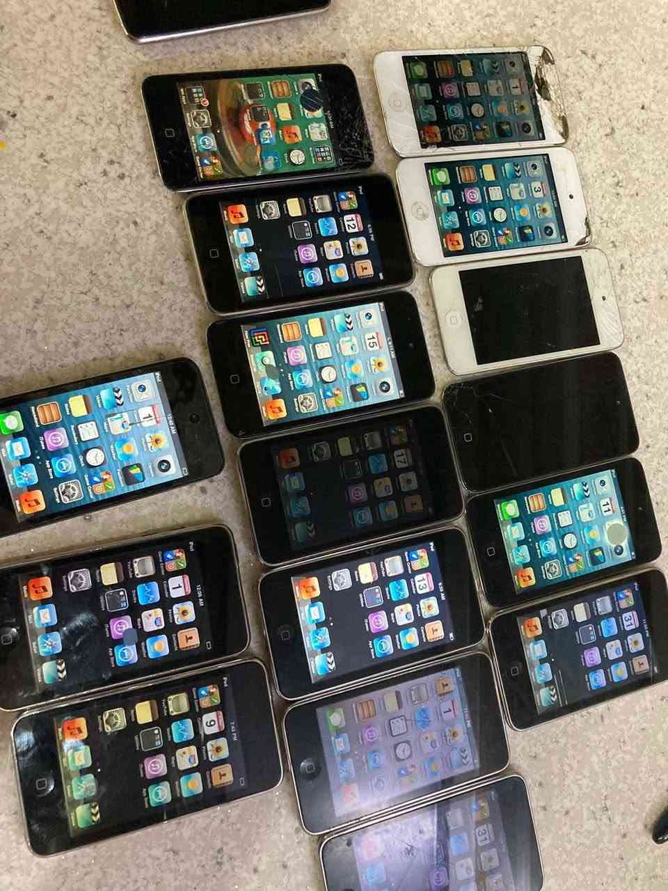 ايبود
ايبودات لجماعه البوردات تالف العدد 400 قطعه 

جمله فقط القطعه ب الف ونص 

ايبودات شغاله فطر بالشاشه القطعه ب 5 الاف 

واتساب ***********

يوجد توصيل

