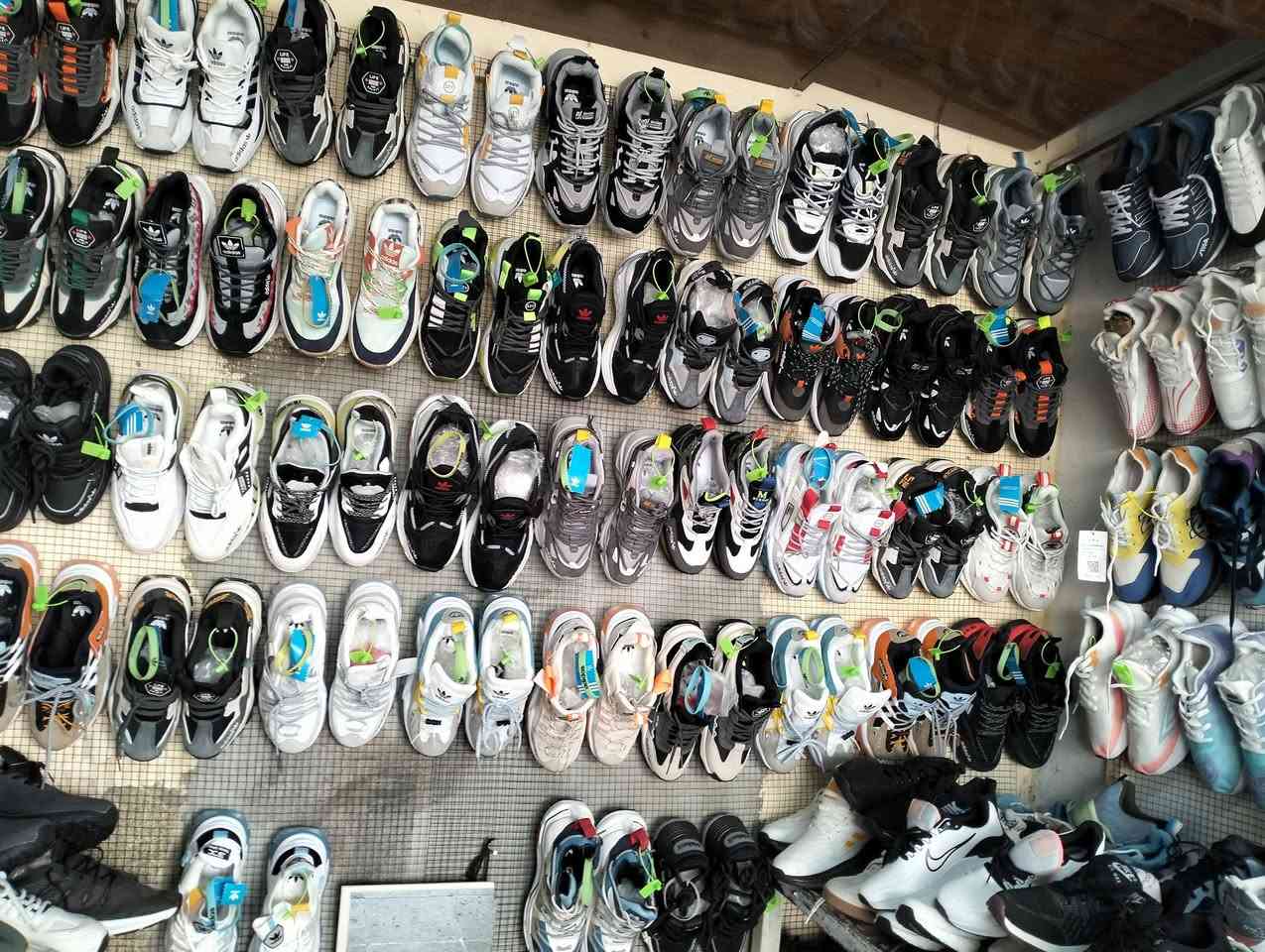 بإله درجه اولى حي التحرير مقابل جامع ال البيت بل فرع الحجام من40 الى 46 السعر حسب القطعه تاريخ 11/1/2026 زورونا وهلا وسهلا بكم السايدين مال قوزي الصقال اول فرع عل يمين موبايل ***********
