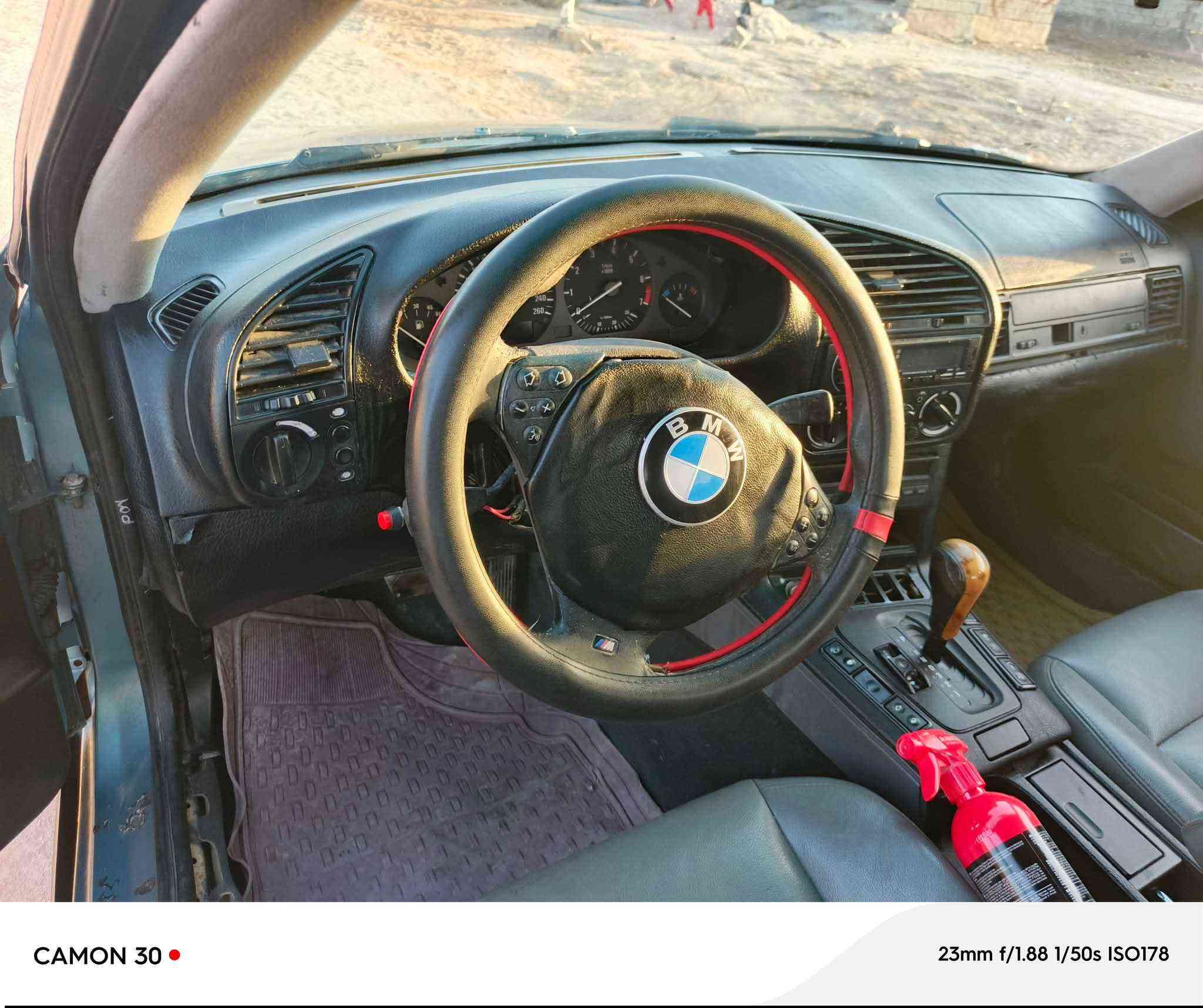 السلام عليكم بي إم e36  موديل 92البيع مكفولة من كص ونقل وصولايات وغرماات   سعر 44بي مجال  او مرواسه البصره  الدير *********** Singapore
