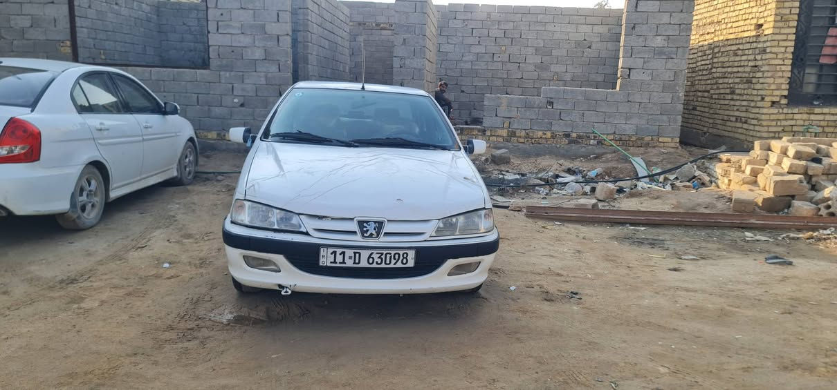 بيجو بارص موديل 2012  رقم بغداد  سنويه تنتهي 2029 سياره جاهزه من كل شي كير و محرك جديد كارتون طخم تاير + حداده كامله امامي وخلفي .تبريد شغال  كلها شغاله اي نقص مابيها  بيها طخه بالجاملغ خلفي جهه عبري سعرها 43 وبيها مجال تحويل ثاني يوم  سياره موجوده بالنجف /الكوفه  ***********
