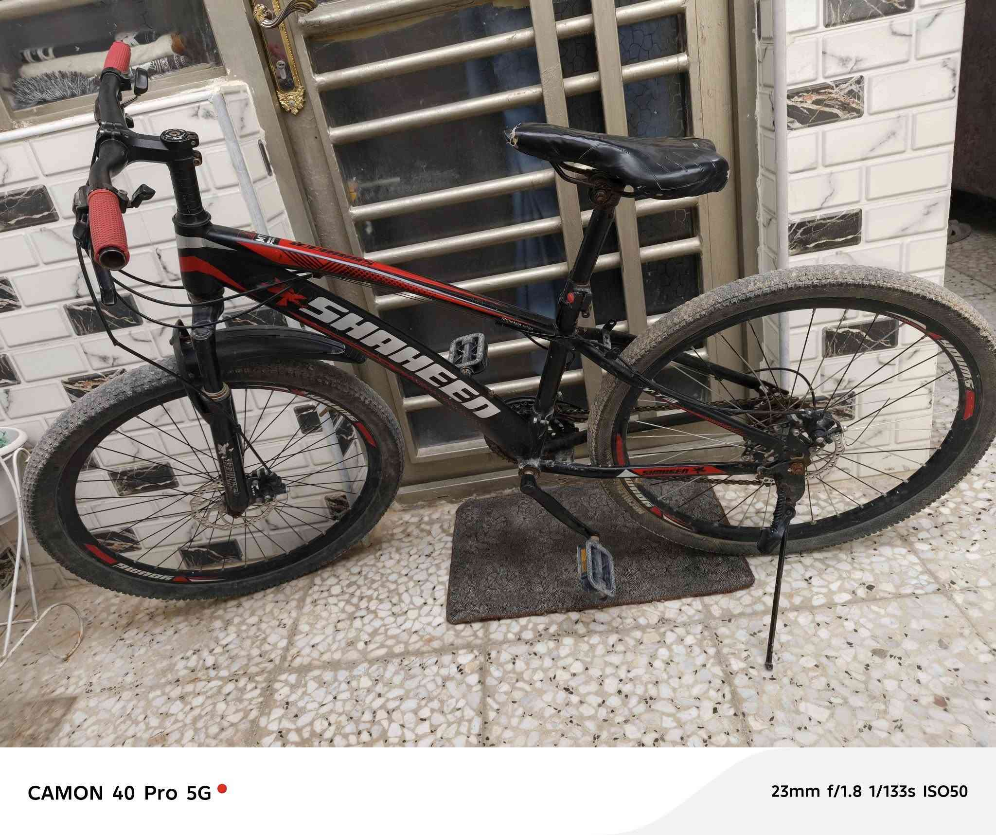 السلام عليكم 
 حجم 27 
للبيع مكاني حي النداء السعر 90 بي مجال بسيط 
***********
