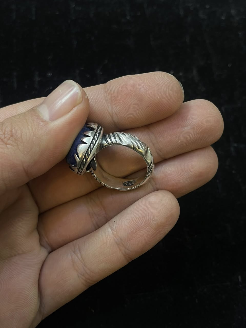 متوفر للبيع خاتم من حجر حجر اللازورد الطبيعي عالي الجوده وزن الحجر 12 قيراط.   وزن الخاتم الكلي 13,90 

طبعن من صياغة الماس  

السعر المطلوب ١٠٠ الف 
متوجد  في بغداد الكاضميه  او الميدان   من ساعه ٧ صباحا الى ساعه ٣ عصران 
 
*********** 
بيع مباشر
