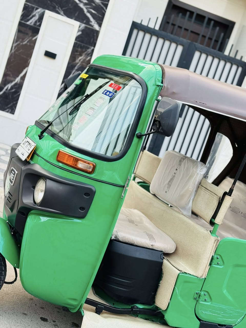 سلام عليكم شباب تكتك موديل 22 رقم ورسنويه تحويل ثاني يوم دوشمه جديد مسجل تراي يخبل متروكه بلبيت جانت 
المكان شعب 
***********
