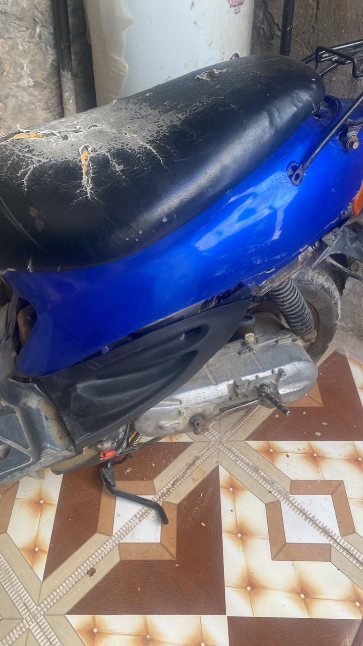 سلام عليكم مراوس او بيع حسب قناعه دراجه بيجي مفتوحه تشتغل هندر سلف ما يشتغل مثل ما موضحه بل صوره دراجه عوزهه بس غسله سعرهه ٣٠٠ 
رقم *********** عنوان عصافير
