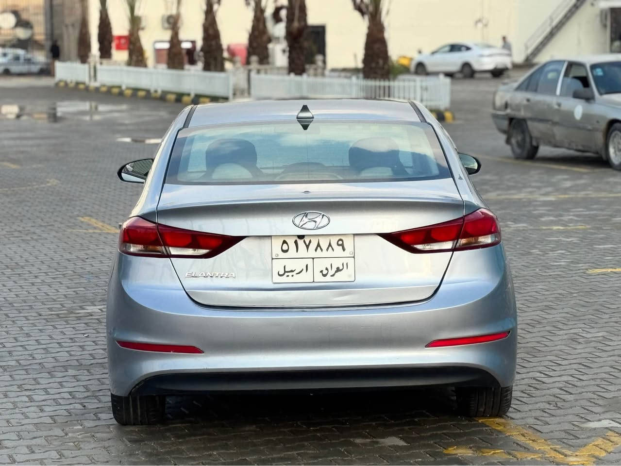 السلام عليكم .  النترا 2017 وارد امريكي حادث دعاميه امام فقط بدون ايرباك بدون صبغ كفاله عامه من الصبغ والتبديل صور الحادث مرفوقه بالمنشور ماشيه 59 حقيقي رقم اربيل شاشه اصليه كامره دوار ويل كب 3 انضمه قياده تحكمات استيرن مكينه 2000 دوش كير at .اخوان السياره جديده بمعنى الكلمه وترايها شرط مال زيرو كير ومكينه مكفولات عل وضع الشركه 
السعر 130 وبيها مجال بسيط 
مكاني 
بغداد حي الجهاد 
*********** بغداد, العراق
