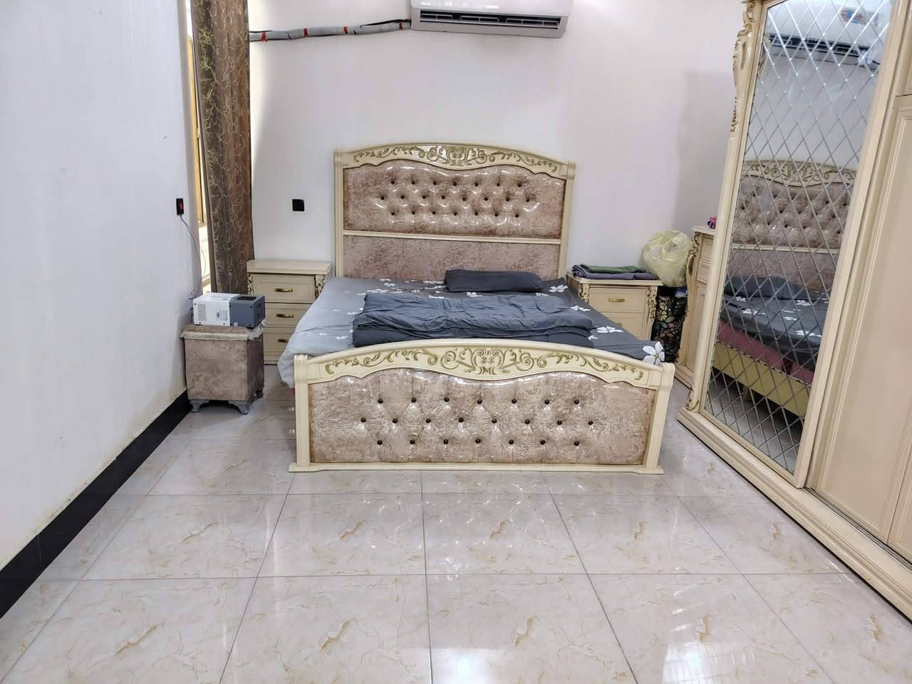 السلام عليكم
غرف نوم للبيع عدد 2
الاولى خشب ماليزي ثقيل تكمه مابي اي ضرر
نظافة 100%
الثانية غرغة نوم تركي شبابي بناتي نفر واحد مابيها اي ضرر جديده نظيفه كلش
مكان التاجي سبع البور 
‏‪+964 776 419 8840‬‏
‏‪***********‬‏

