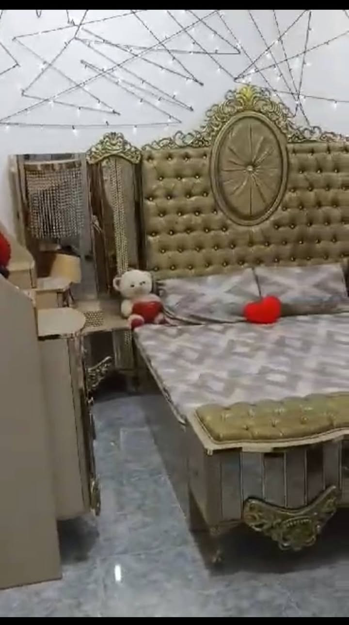 دار للبيع حي سماح الثانية منطقة ال24 مساحة  110 متر ركن مربع على شارعين موقع مميز
البيت بلدية داخل بل تمليك وبي كرت
فول 
يتكون من غرفة نوم وهول وستقبال ومطبخ وصحيات وكراج
الاستفسار انتصل عل أرقام 
***********
***********
مكتب قصر الريان حي عدن شارع التنانير قريب عل صيدلية اليمامة
