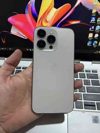 13 برو ماكس  ذاكره 128  نموذج M ((دبل سيم ))  بطاريه 89  فقط مبدل شاشه...