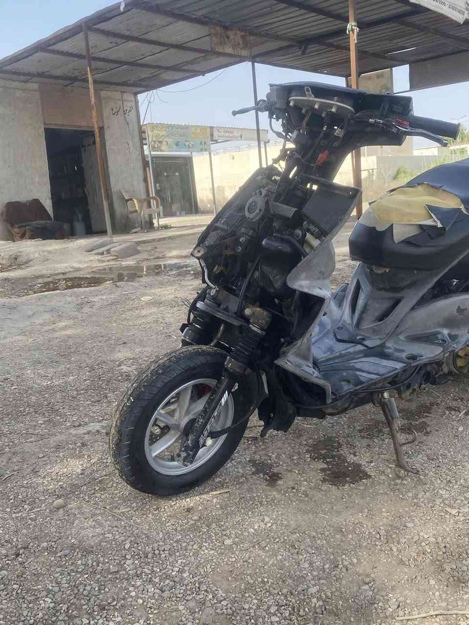 السلام عليكم 
للبيع دراجه جيتي آر بدون كفرات كله شغال بيهة بس نقصهة كفرات دراجه كهربائيات كله شغال دراجه نوزل محررك كفاله  مامفتوح السعر للشراي 400 وبيهة مجال قليل مكان / بابل / الحصوه 
رقم ***********
