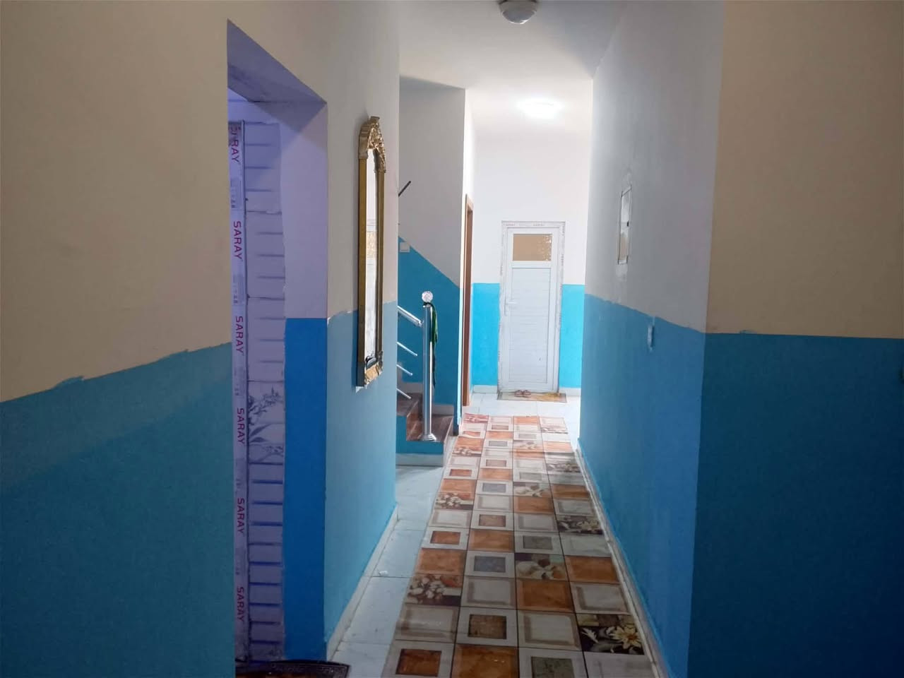 دار للبيع في مجمع الزهراء السكني الاستثماري في الديوانية المساحة 200 متر للاسستفسار الاتصال على صاحب الدار الرقم ***********  واتساب
