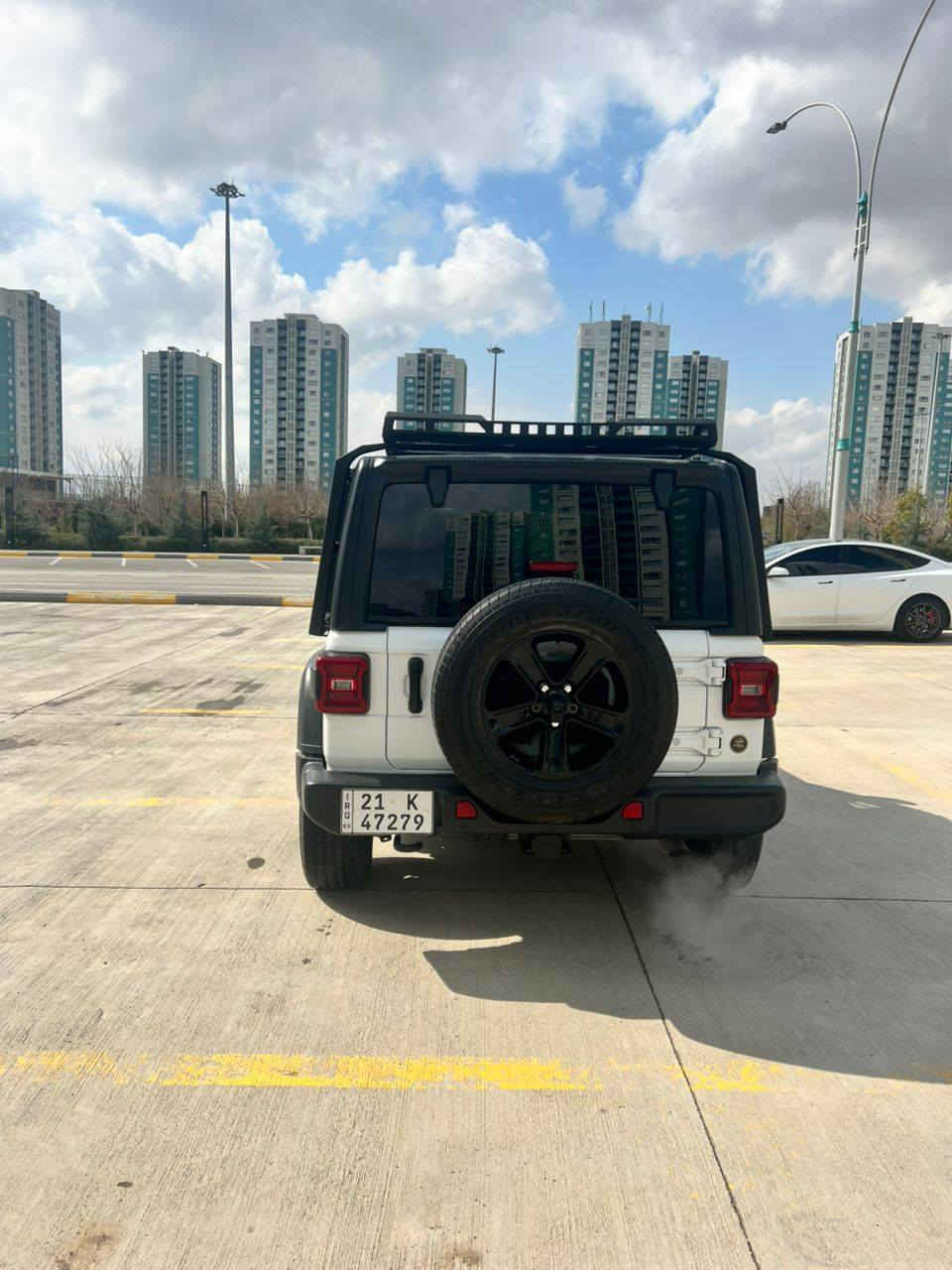 جيب رانكلر سبورت 
موديل 2023 
مكفول كلين 
4سلندر تيربو مكنه مفتوحه بس شغل وتجفيت درجه اولا
السعر 3 شدات 
تلفون ***********
