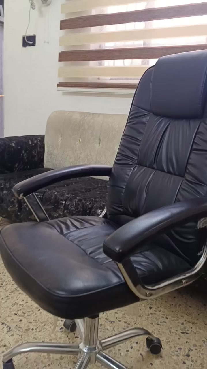 كرسي دوار + دولاب حديد  نظيف وجديد
السعر ١٦٠ الف للتواصل عبر الخاص


**إذا كنت صاحب هذا الإعلان وتريد حذفه لأي سبب، رجاءا أرسل رسالة إلى الدعم الفني**