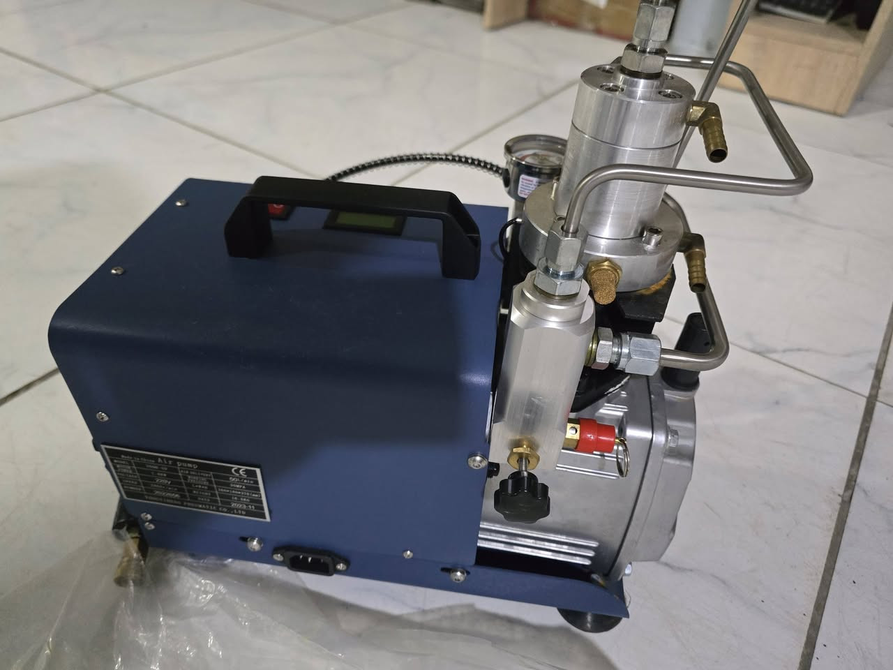 السلام عليكم ورحمة الله وبركاته كمبريسر للبيع  دبل بوري ما مستخدم بس مرة من اول تشغيلة شغلتة للفحص ورجعتة للكارتون جديد 100%100.   عنوان كربلاء ***********
***********
