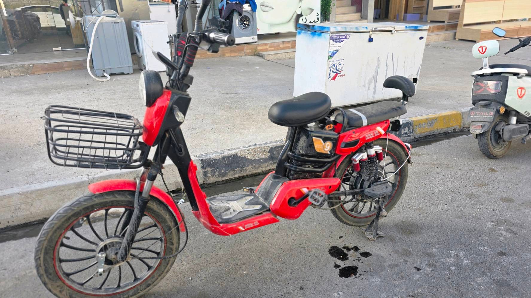 دراجه شحن للبيع
المسافه بالشحنه الواحده 20km

السعر 250 قابل للتفاوص