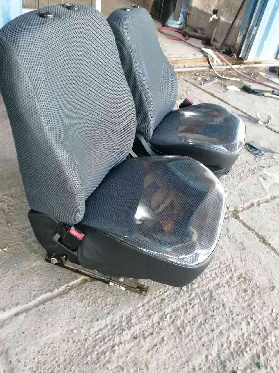 ١٥٠ ألف فقط اكرر ١٥٠ فقط كشنات زائد ارضيه مواد وعمل برغي ما تجيب نحله مع مقعد كنتارا ثري دي كافة الالوان مع أرضيه ثخين شرط فووووووول نايلون كيج ٤٠ دوشمة الامير كاظميه شارع النواب بعد مكتب اليعقوبي بفرع *********** يوجد واتس اب
