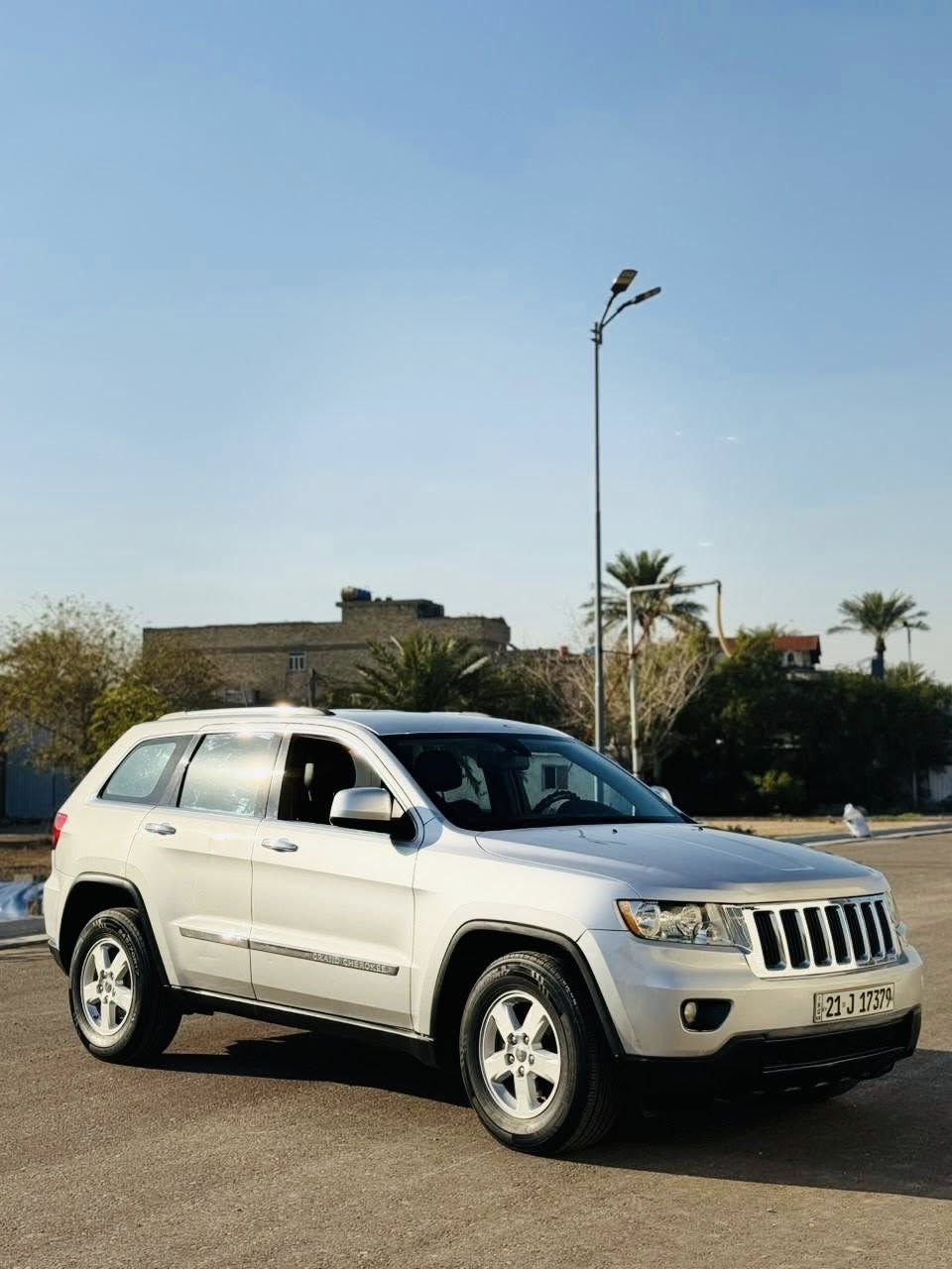 السلام عليكم
جيب 2011 خليجي 
حجم المحرك 6 سلندر 3600
فقط قطعه وحده البنيد بدون دواخل  
كير محرك جديد 
باسمي  تحويل ثاني يوم 
تبريد ثلج امامي خلفي 
كشن السايق كهرباء 
بصمة + البواب بصمة 
ومعروفه البقيه المواصفات
ماناقصه برغي السيارة جديده متعوب عليها 
السعر المطلوب 147 وبيها مجال 
الاستفسار ‭***********‬
العنوان بغداد 
غير متواجد ع الفيس
