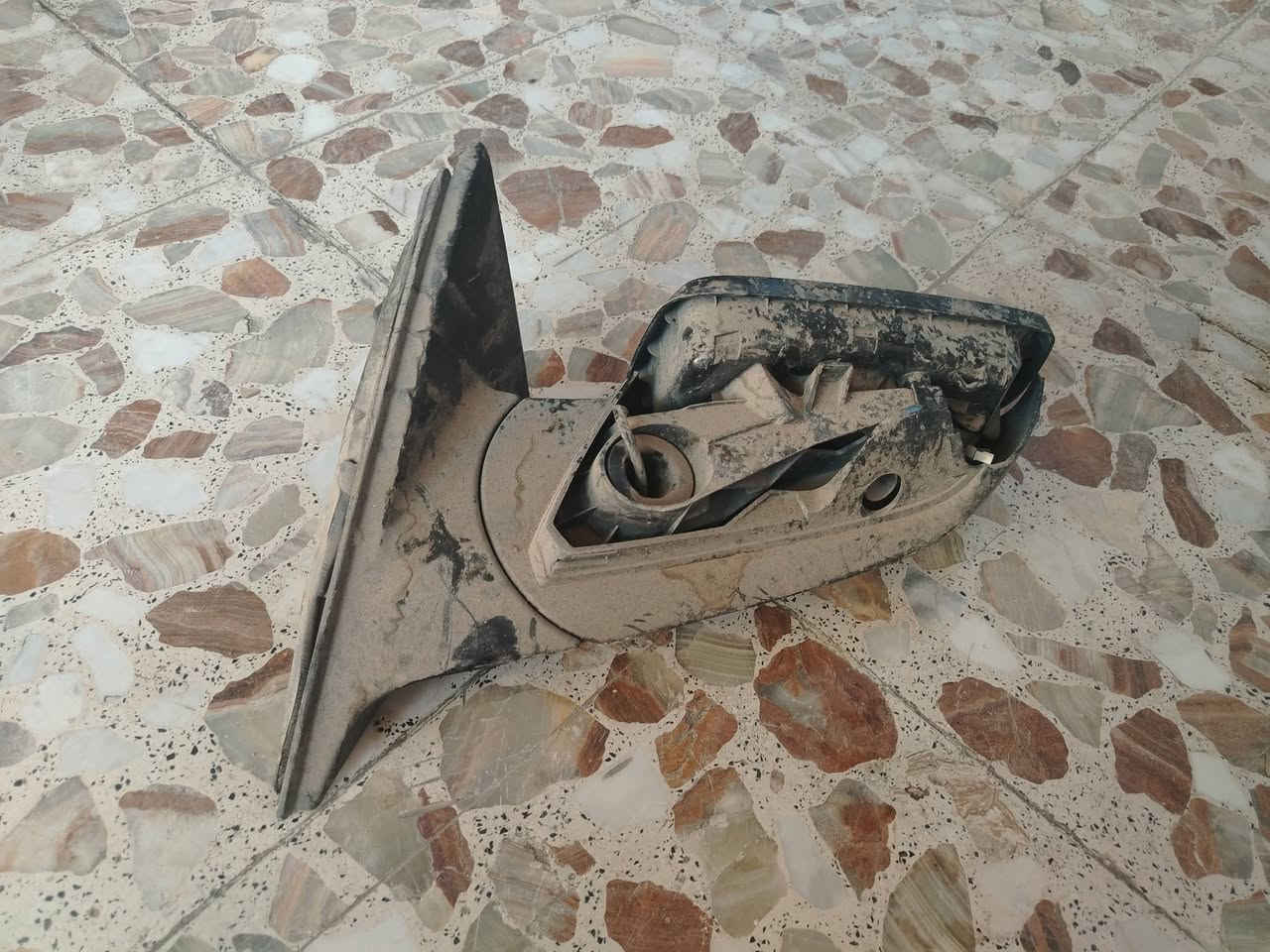 السلام عليكم للبيع الجميع ١٥٠ اتصىل *********** موديل ١٨
