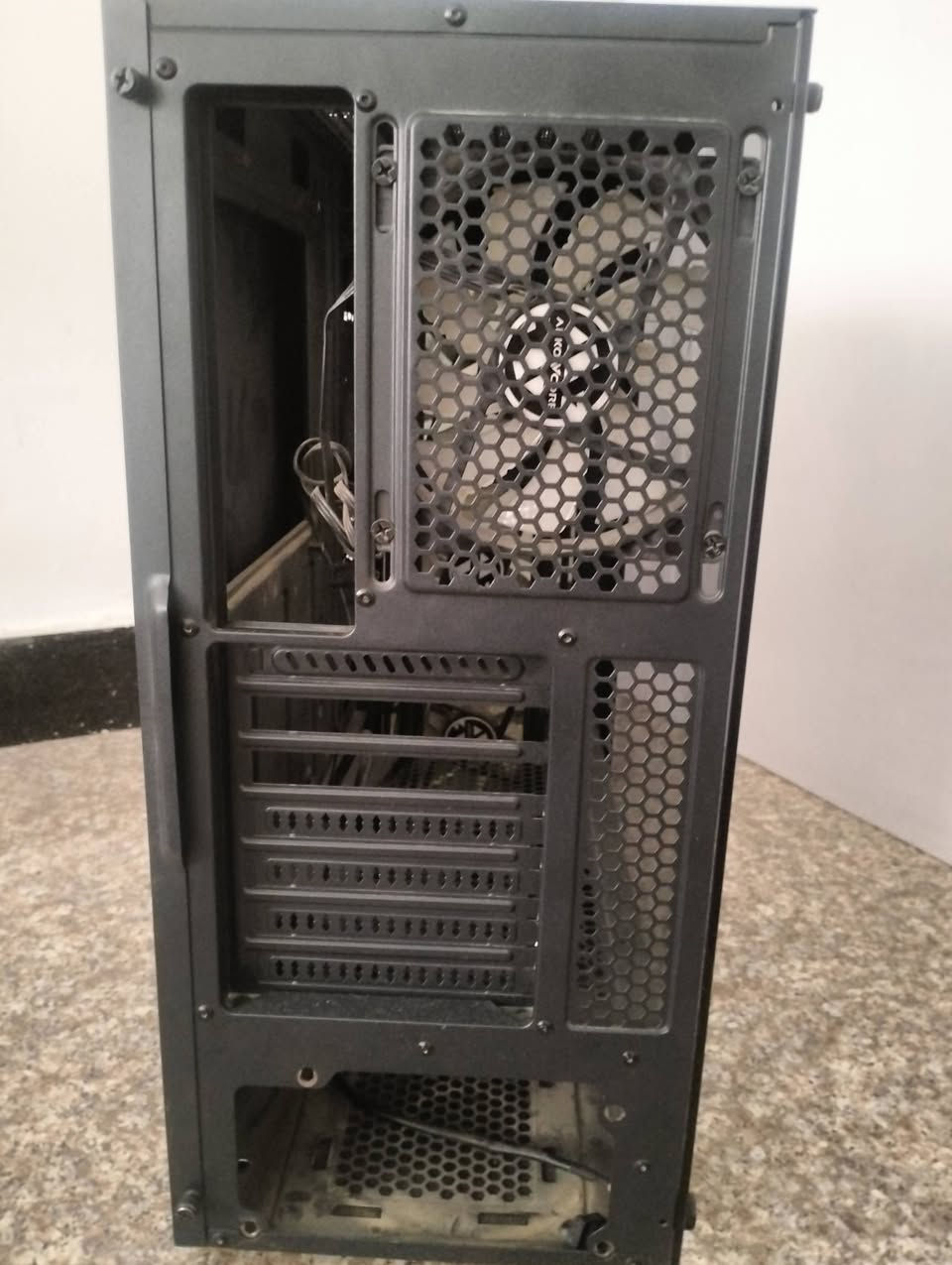 سلام عليكم كيس للبيع بسعر مناسب 40 الف 
CASE ABKOAVCORE T250 4fan rgb


**إذا كنت صاحب هذا الإعلان وتريد حذفه لأي سبب، رجاءا أرسل رسالة إلى الدعم الفني**