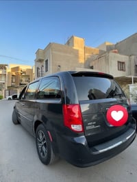 دوج كرفان ٢٠١٢ كلين رقم اربيل سنويه ساقطه شرط التحويل شوكت ميعجبك بيها...