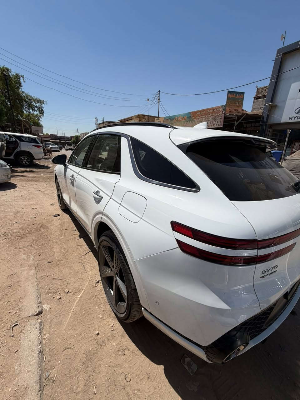 السلام عليكم للبيع جنسس GV70 ستة سلندر 3500 توين تيربو فول مواصفات 2024حادث موضح بلصور السيارة موجودة في كربلاء بسعر مناسب جدا الاتصال ***********
