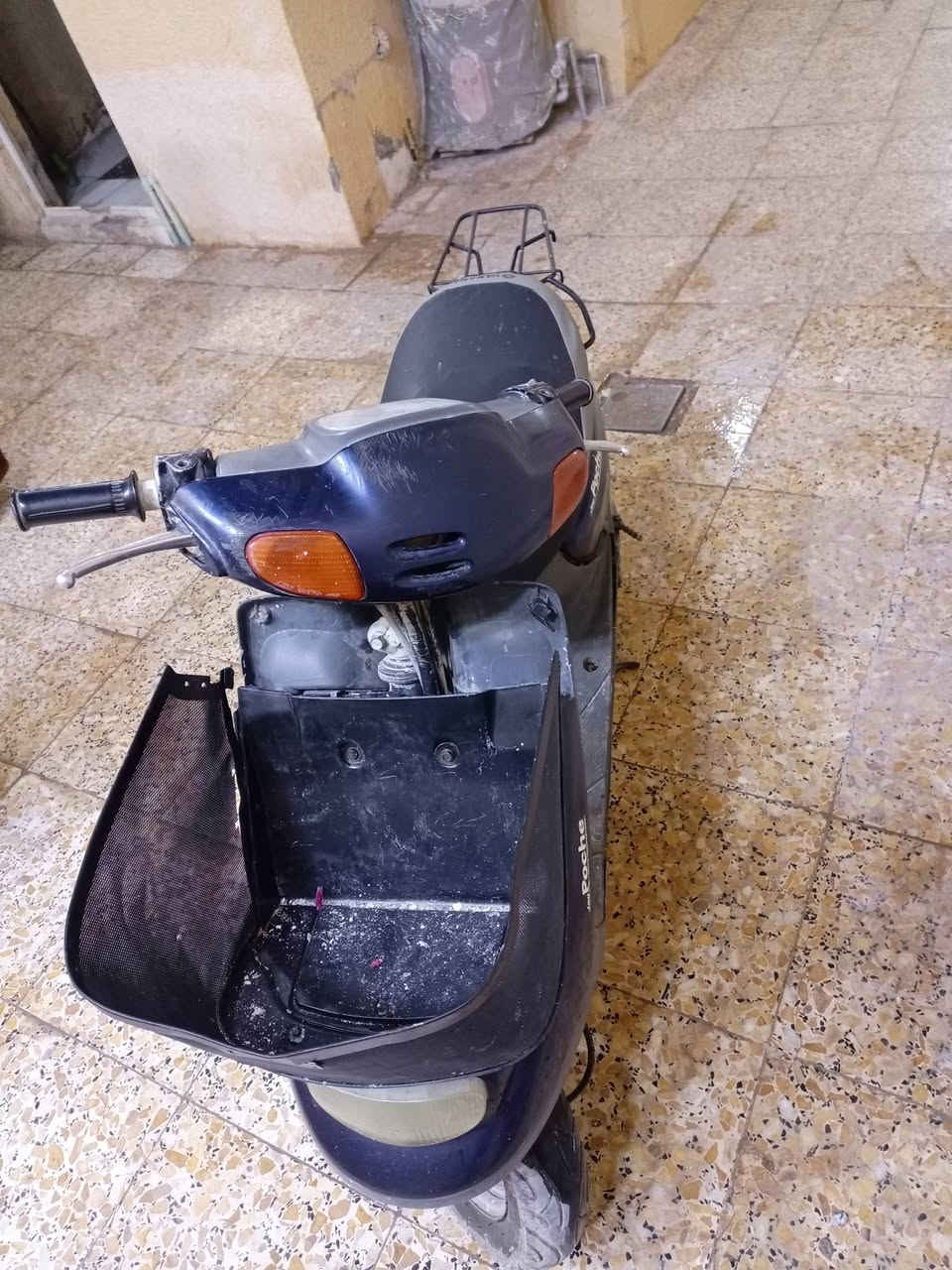 سلام عليكم اخوان هذا الدراجه البيع نضيفه نقص فقط برده وباتري تايرات جدد حاطهن
السعر 200 تجي وتشوفا بعيونك


**إذا كنت صاحب هذا الإعلان وتريد حذفه لأي سبب، رجاءا أرسل رسالة إلى الدعم الفني**