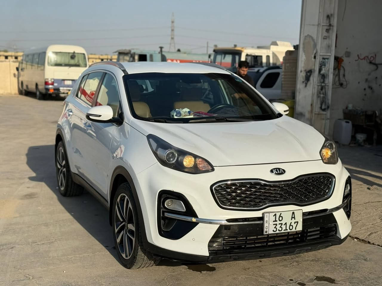 للبيع سبورتج 2020 خليجي كفاله عامه من صبغ بارد او تكحيل فقطخ رصعه بالباب خلف الصدر ورصعه بالجاملغ ماملعوب  بيهن السياره جديده لوك استعمال جدا نظيف رقم قادسيه باسمي انكليزي  محرك ٢٠٠٠ دوش بلاد محرك كير حداديه تبريد كله جاهزه سونار مرفق بالمنشور السعر ١٨٥ ومجاله كلش بسيط حك الجيه فقط مكانه بابل مركز الحله اتصال ***********
