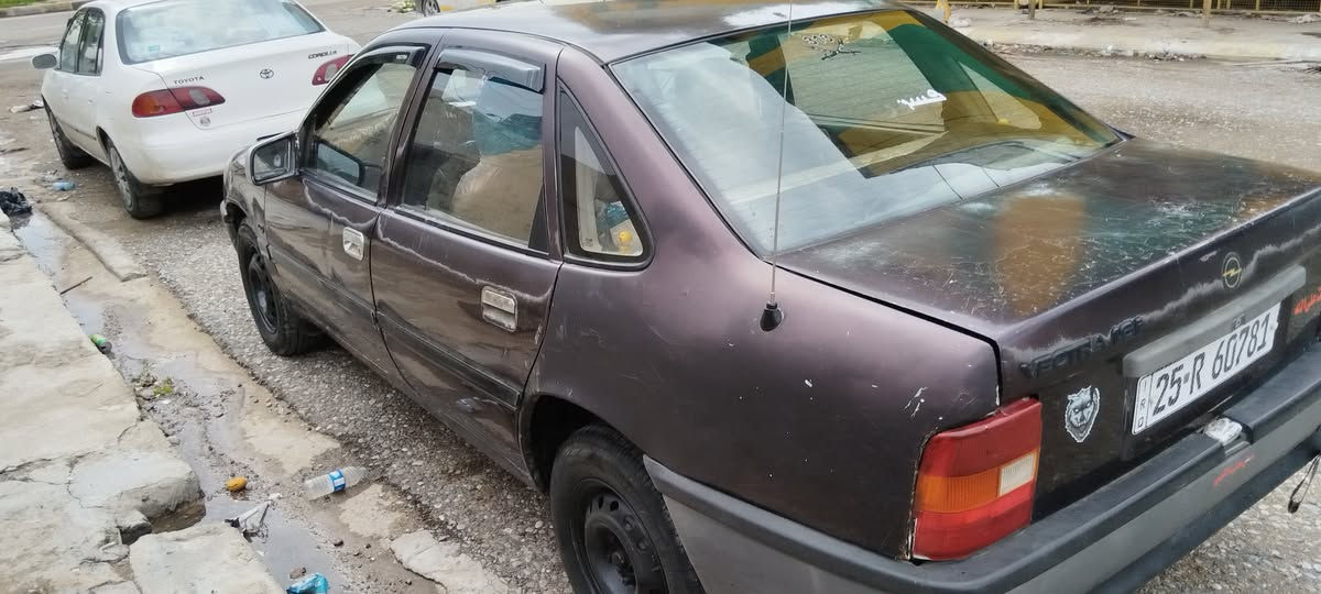 للبيع اوبل فكتره حجم 16 رقم كركوك سنويه مشروع لحد 2028 شرط تحويل بطاقه بنزين بيها كير محرك شرط صدر تايرات كلها شرط كهربائي كلهه شغال صبع بلادي بدون حادث محرك لاصرف ولا بخار مكان كركوك السعر 35 وبيها مجال ***********
