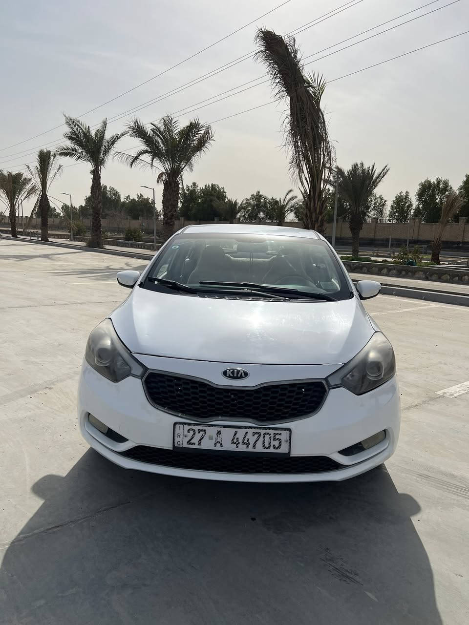 السلام عليكم شباب
الاسم /سيراتو خليجي
موديل /2014
الموصفات/ عاديه 
مكينه/1600 دوش مامفتوحه 
رقم العجله/27 ذي قار باسمي تحويل اي مكان رقم دولي هزه جديده
كير /اوتماتيك +عادي 
وارد خليجي /سياره بيه ضربه بل باب وره وهلاله 
بيه رشات بسيطه صبغ ابيع حزام صبغ لاتعبك ولا تعبني 
سياره اكفلك شواصي لغود تكم حوض جنطه 
1/شاشه تاب اصلي
2/تحكم استيرن قطعه وحده
3/دوشمه +عازل جميع السياره قبل 15 يوم سويته 
4/تخم تاير جديده 
5/تخم ويل 

السعر 100
مكينه وكير كفاله على شرط 
***********مكاني نجف الاشرف
