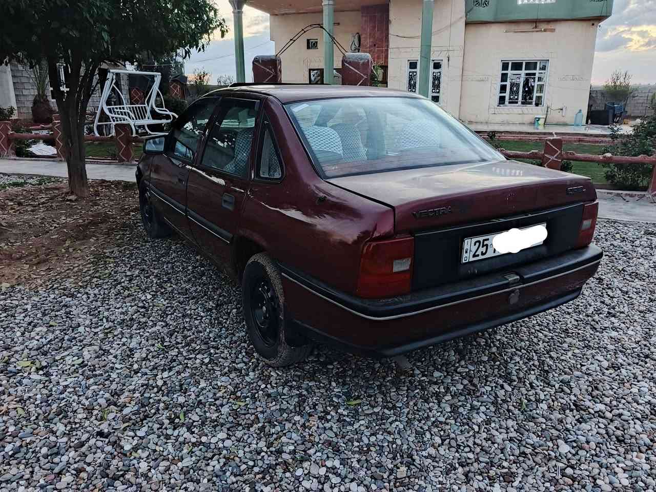 السلام عليكم للبيع سياره فكتره حجم ١٨ موديل ٩١ رقم دولي رقم كركوك سنويه ٣١ صبغ جماليه شرط محرك كير دبلات صدر كله جديد كهربائيات كلها شغاله شرط التحويل أو الوكالة من الشرعي السعر ٤٠ وبيها مجال للطيبين دفتر موجود (رقم الهاتف ( *********** _ ***********  ؟
